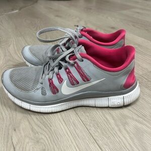 Nike Women’s Free‎ 5.0 Wolf Grey/Pink Running Shoes